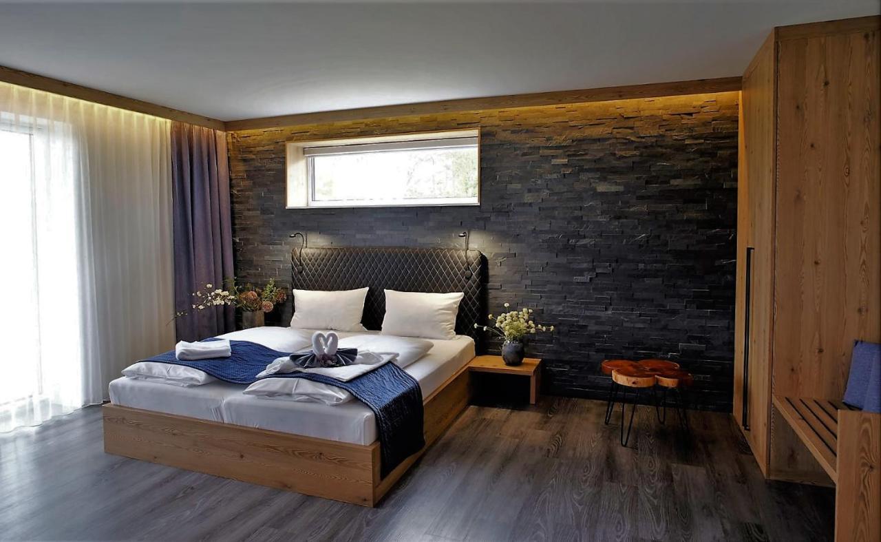 Art & Galerie Hotel Lenz Plauer See Fuenfseen Exterior foto